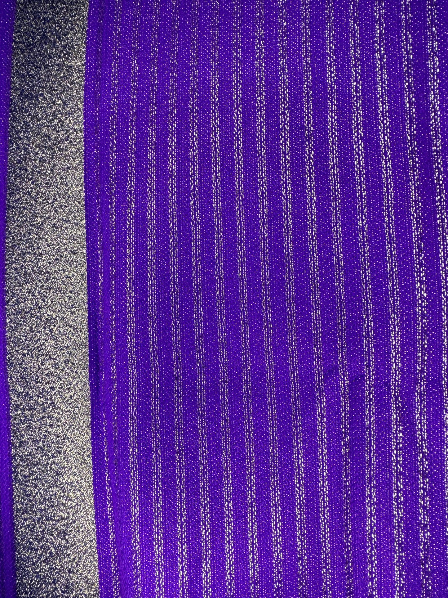 Casulla de lana con bordado cruz pax e hilos de oro