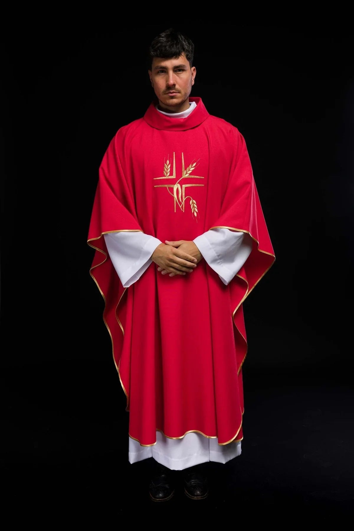 Casulla poliester con bordado de la Cruz y Espigas