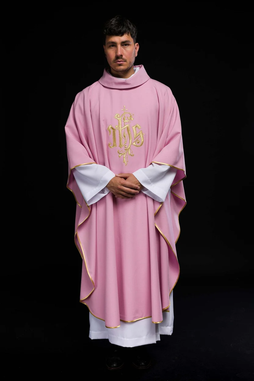 Casulla poliester rosada bordado JHS