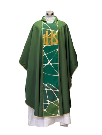 Casulla Poliéster con galón bordado y patrón sublimado.